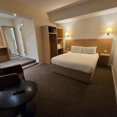 The Luton Hotel Esterno foto