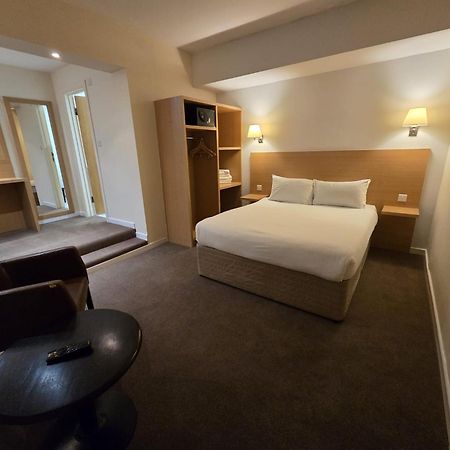 The Luton Hotel Esterno foto