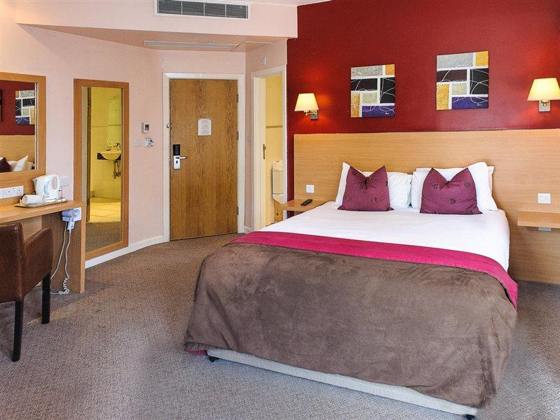 The Luton Hotel Esterno foto