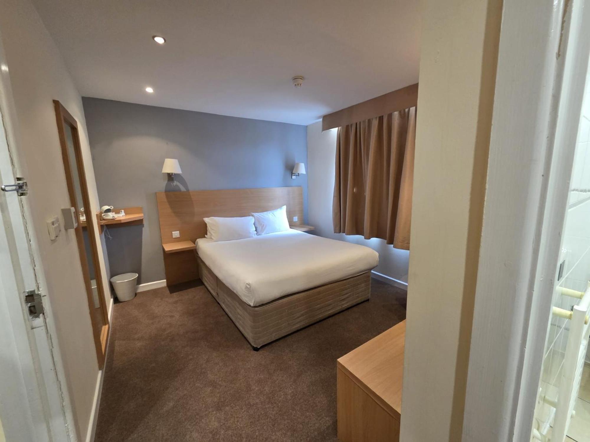 The Luton Hotel Esterno foto