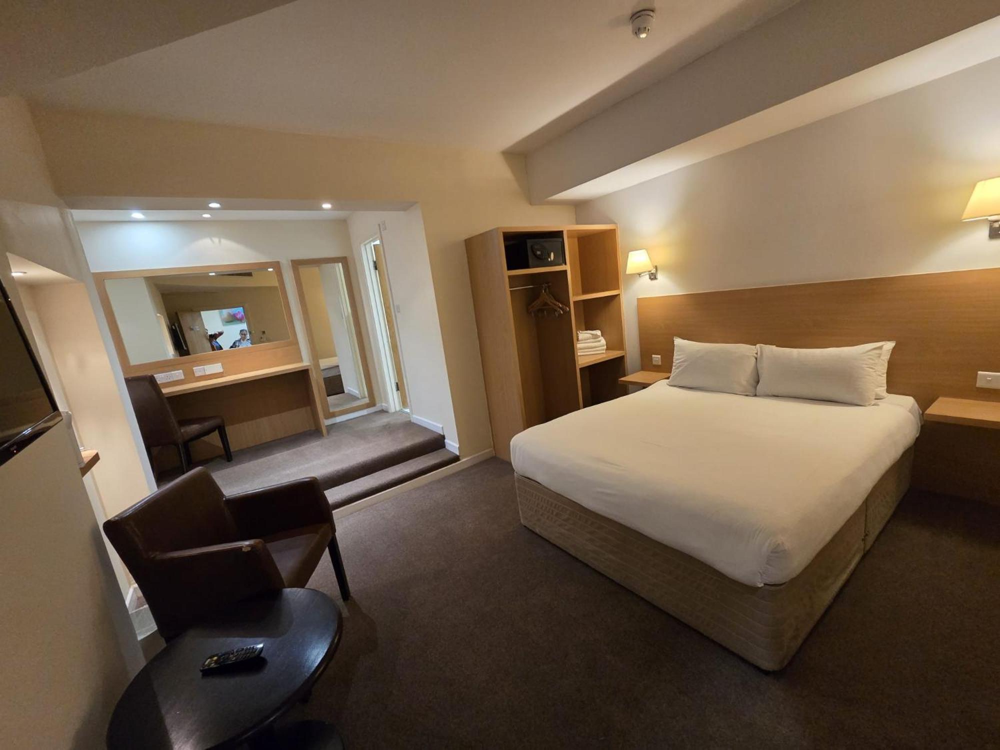 The Luton Hotel Esterno foto